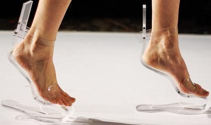 Прозрачная обувь Invisible Shoes